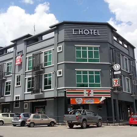 L Hotel Simpang Renggam Eksteriør bilde